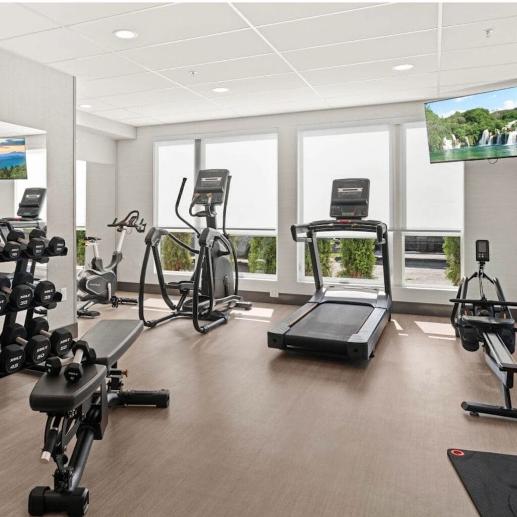 Carousel Image 4 (min 800x800px, max 1500x1500px)