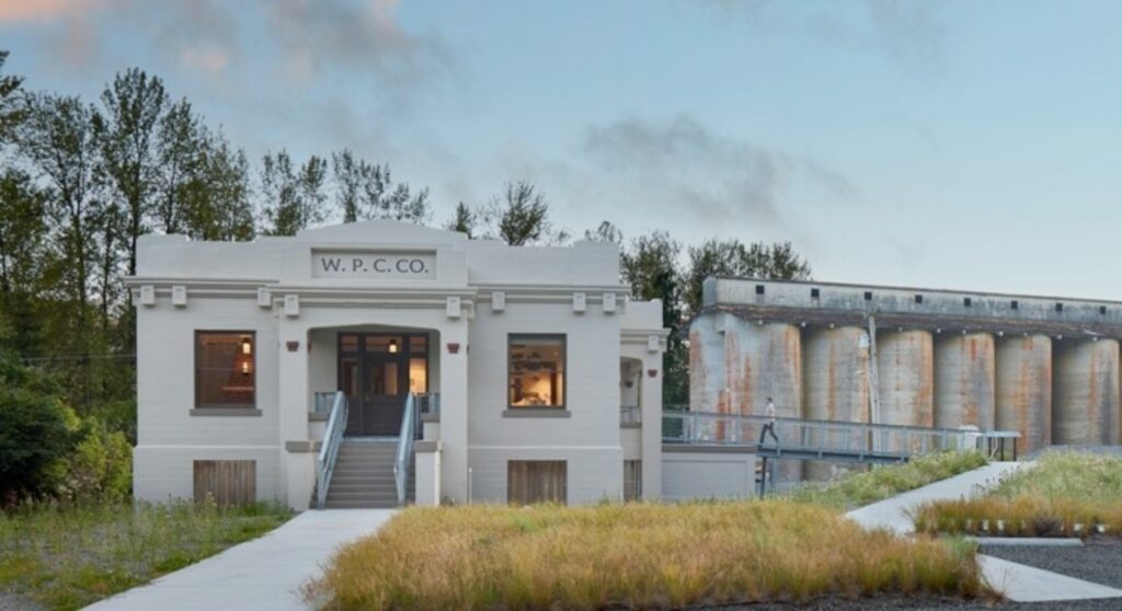 Baker River Clubhouse Visitor Center Image
